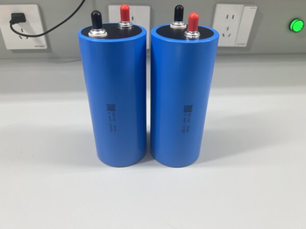 32700 LiFePO4 Battery Structure – Safe Cylindrical Power Cell