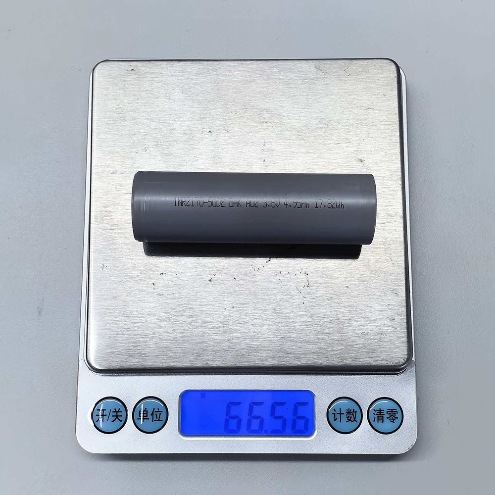BAK INR2170-50D2 21700 lithium-ion battery cell weight check on digital scale