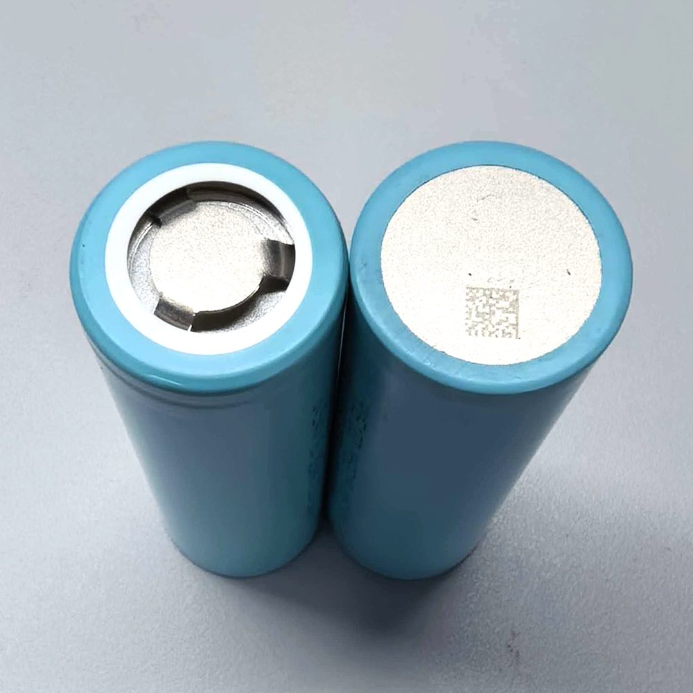 BAK N21700CX-65E 21700 lithium-ion cell showing positive and negative terminals