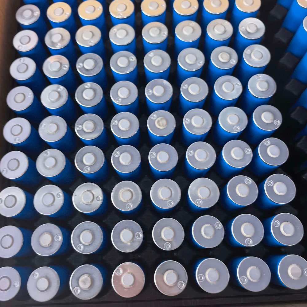 EVE INR26105 10.9Ah 3.63V cylindrical lithium-ion cell