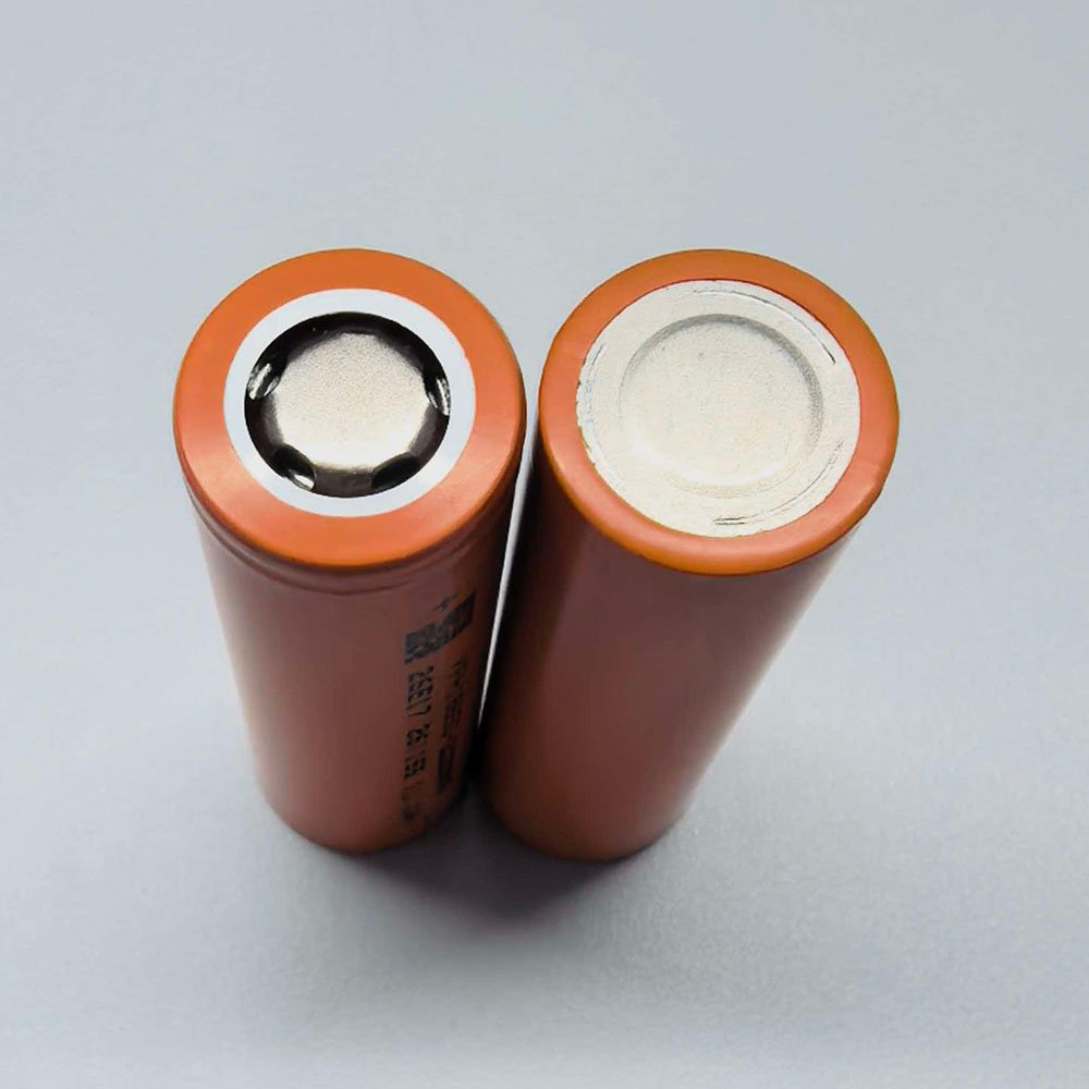 YFH INR18650 30XQ showing positive and negative terminals