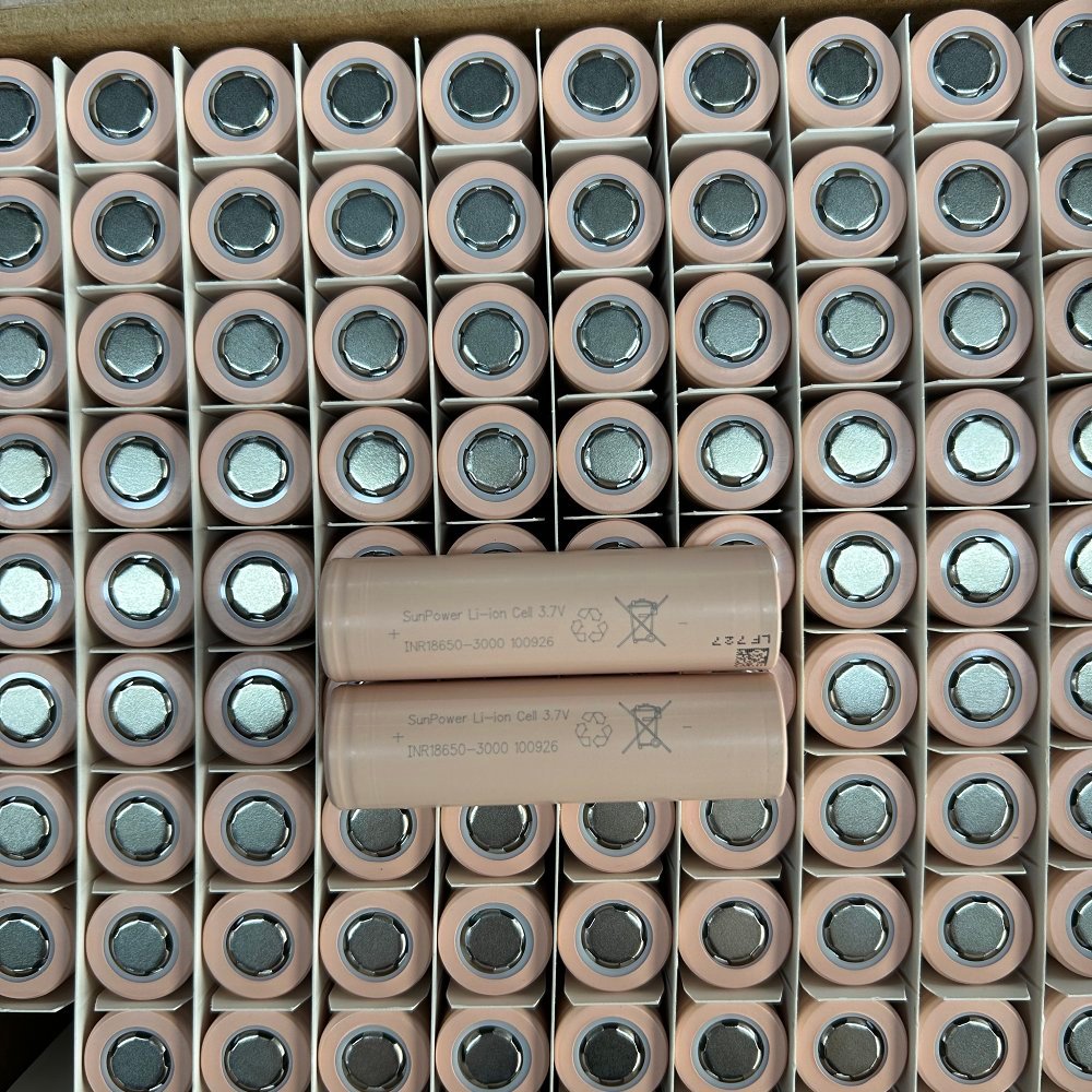 INR18650-3000 18650 3000mAh 3.7V rechargeable lithium cell