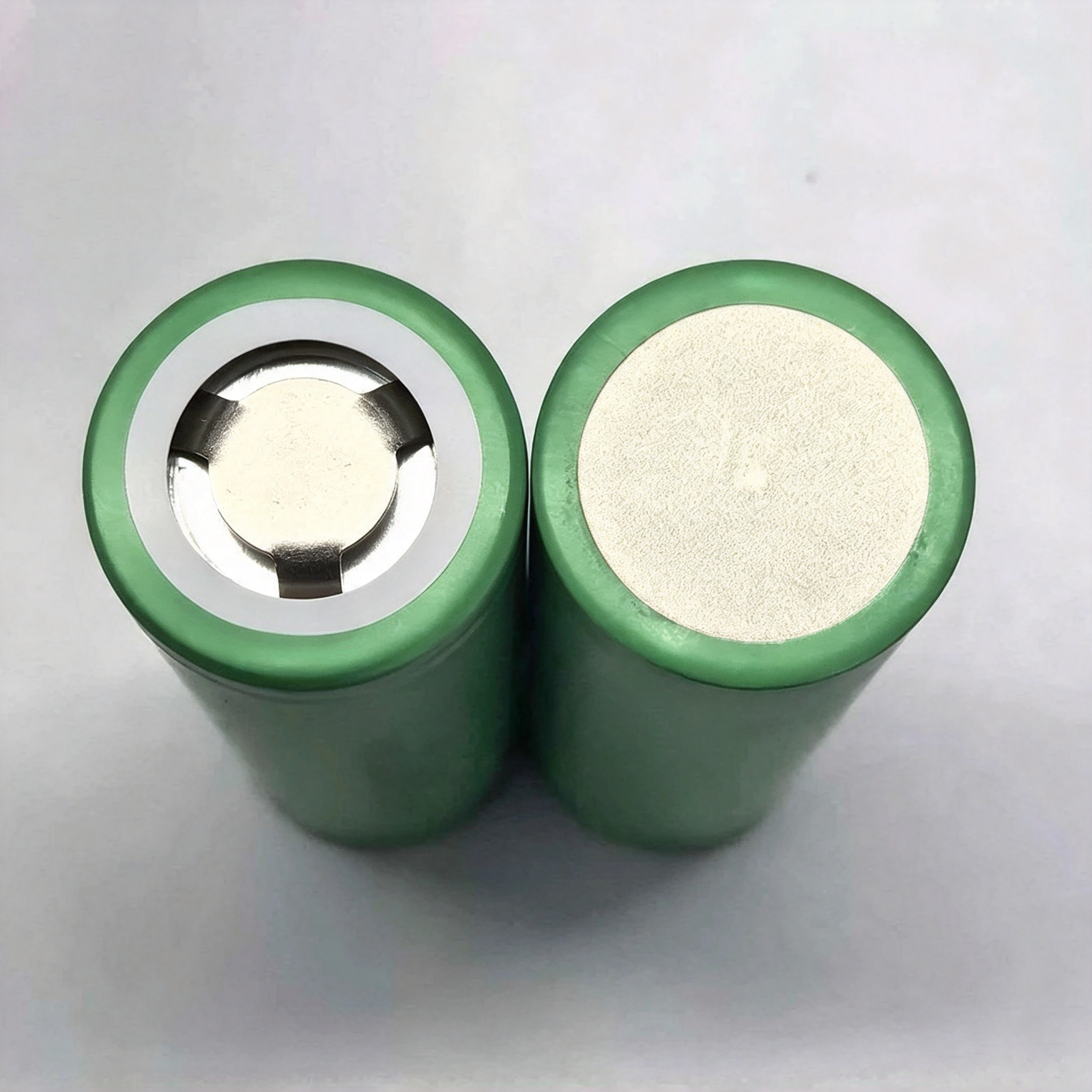 BAK N21700CH-58E 21700 lithium-ion cell showing positive and negative terminals